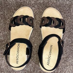 Aerocushion-NWT-Women's Black and Brown Sandals-Size 10
